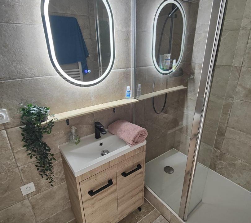 Photo of Bathroom in Chenove