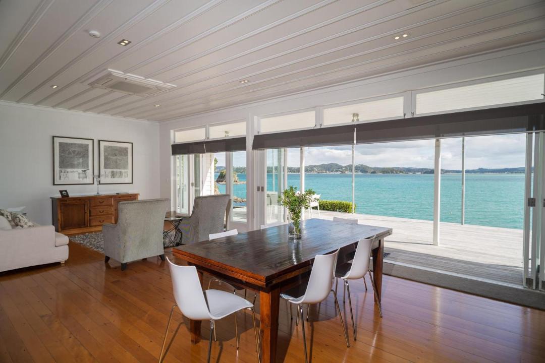 Photo of Livingroom in Russell