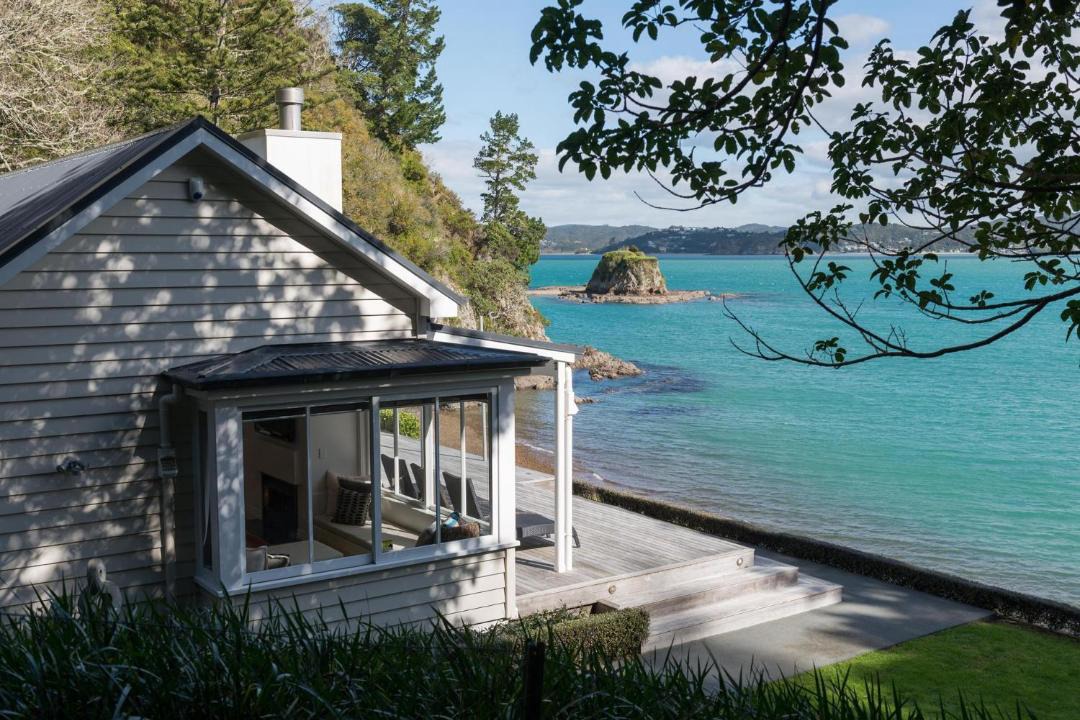 Photo of Buildings in Russell