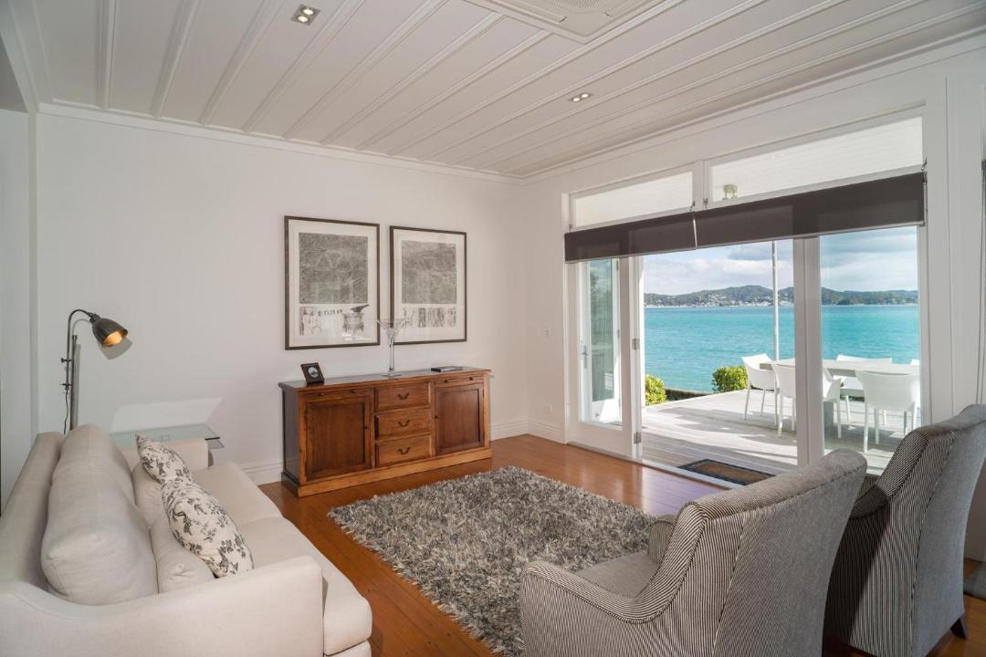 Photo of Livingroom in Russell