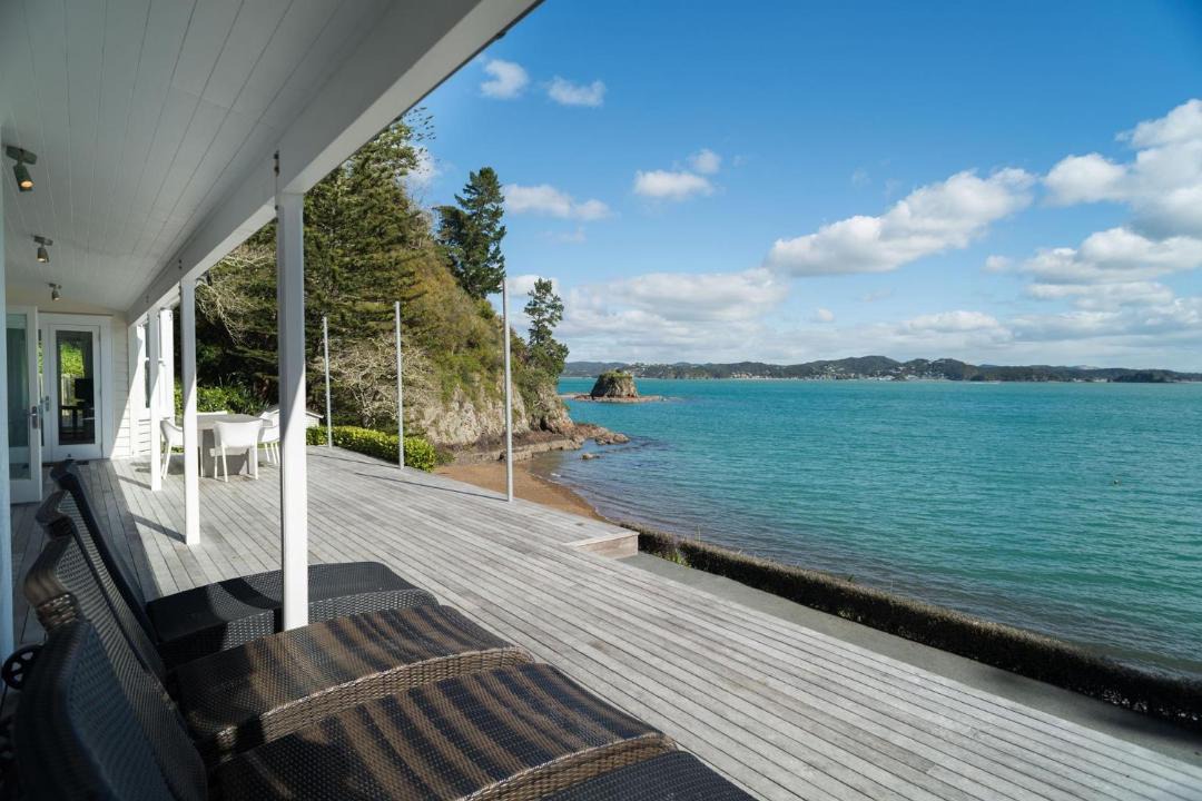 Photo of Others in Russell