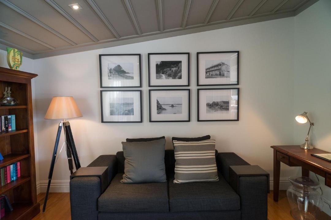 Photo of Livingroom in Russell