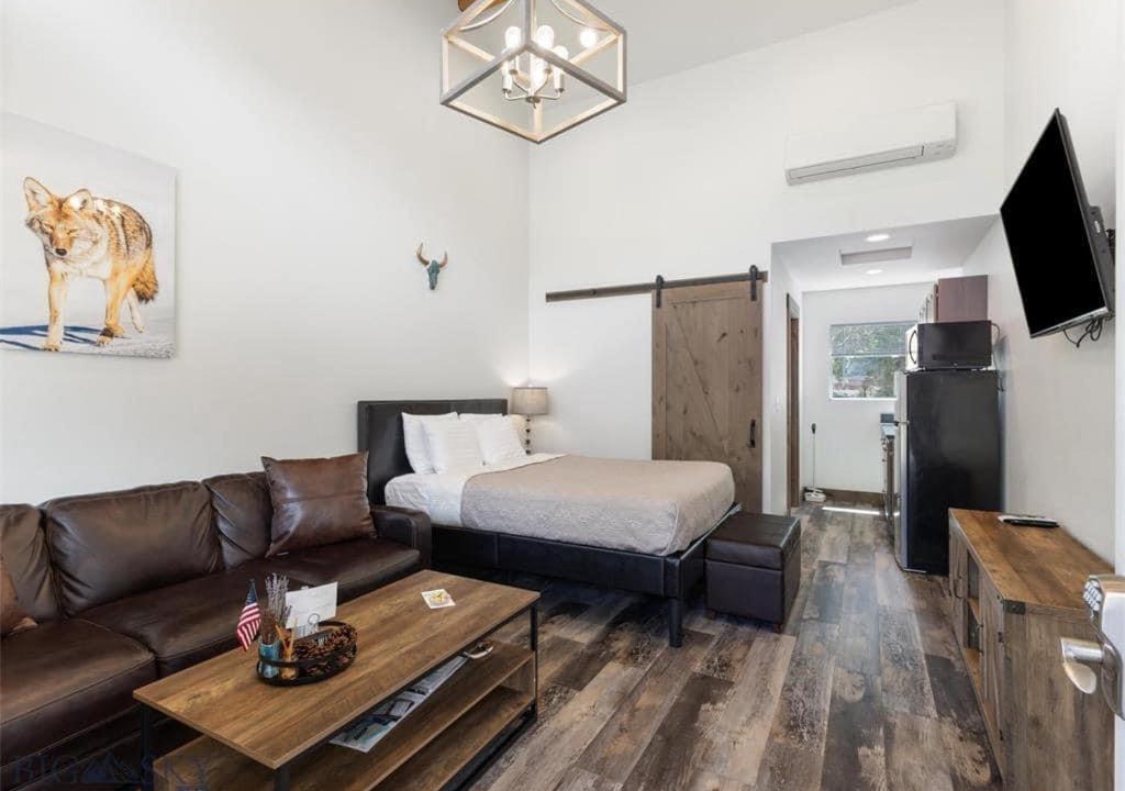 Photo of Others in Gardiner