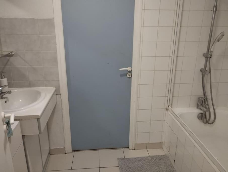 Photo of Bathroom in Mantes-la-Ville