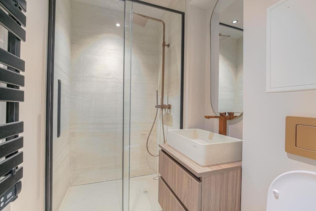 Photo of Bathroom in Saint-Didier-au-Mont-d'Or