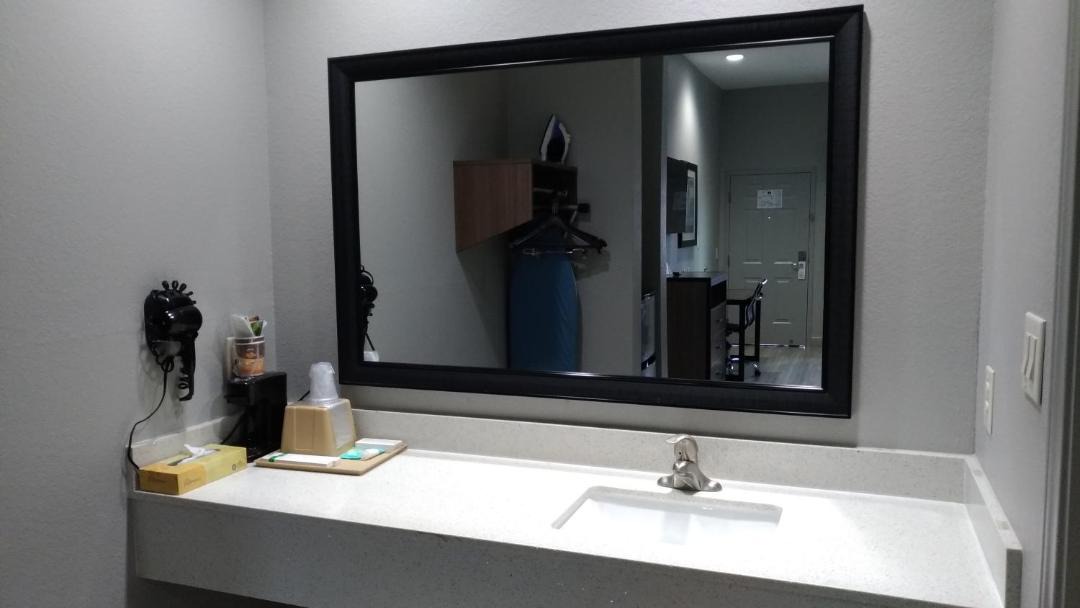 Photo of Bathroom in Greater Greenspoint