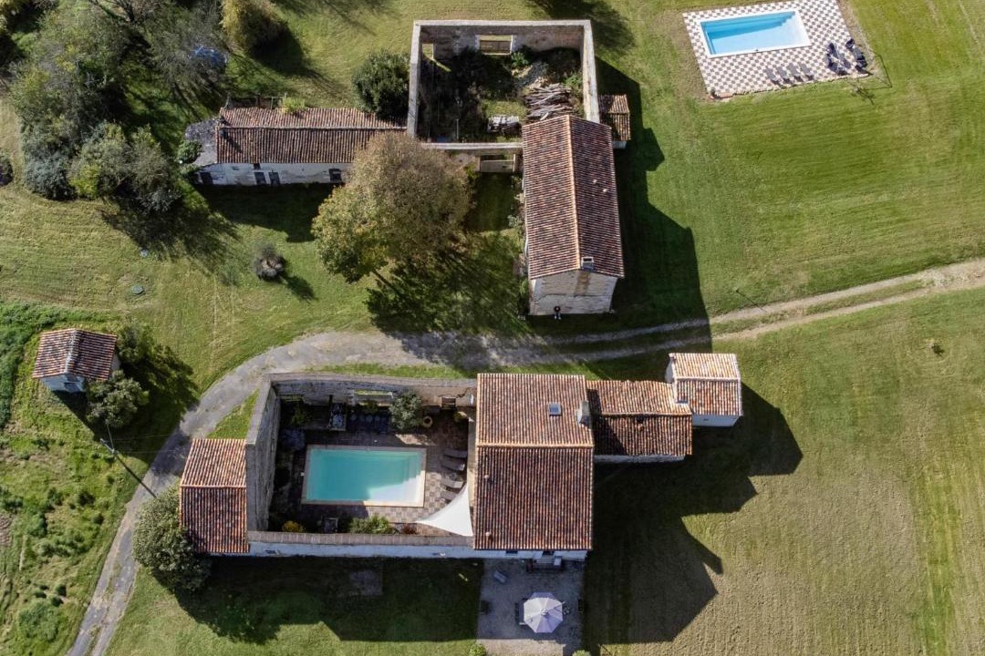 Photo of Others in Champagne-et-Fontaine