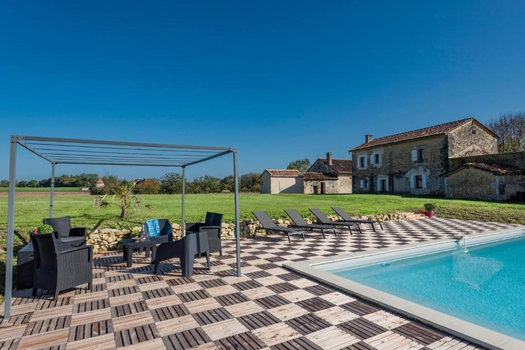 Photo of Others in Champagne-et-Fontaine