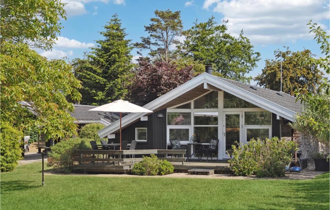 Photo of Others in Mesinge