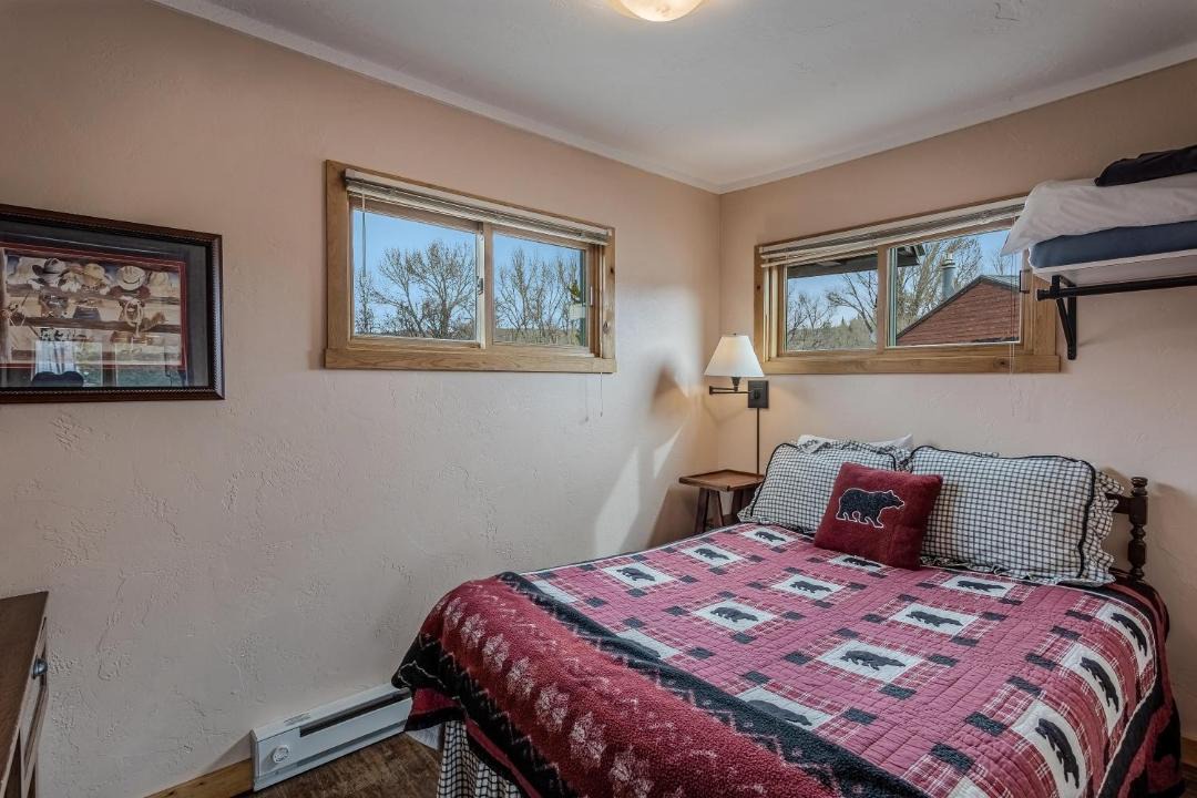 Photo of Bedroom in Clark