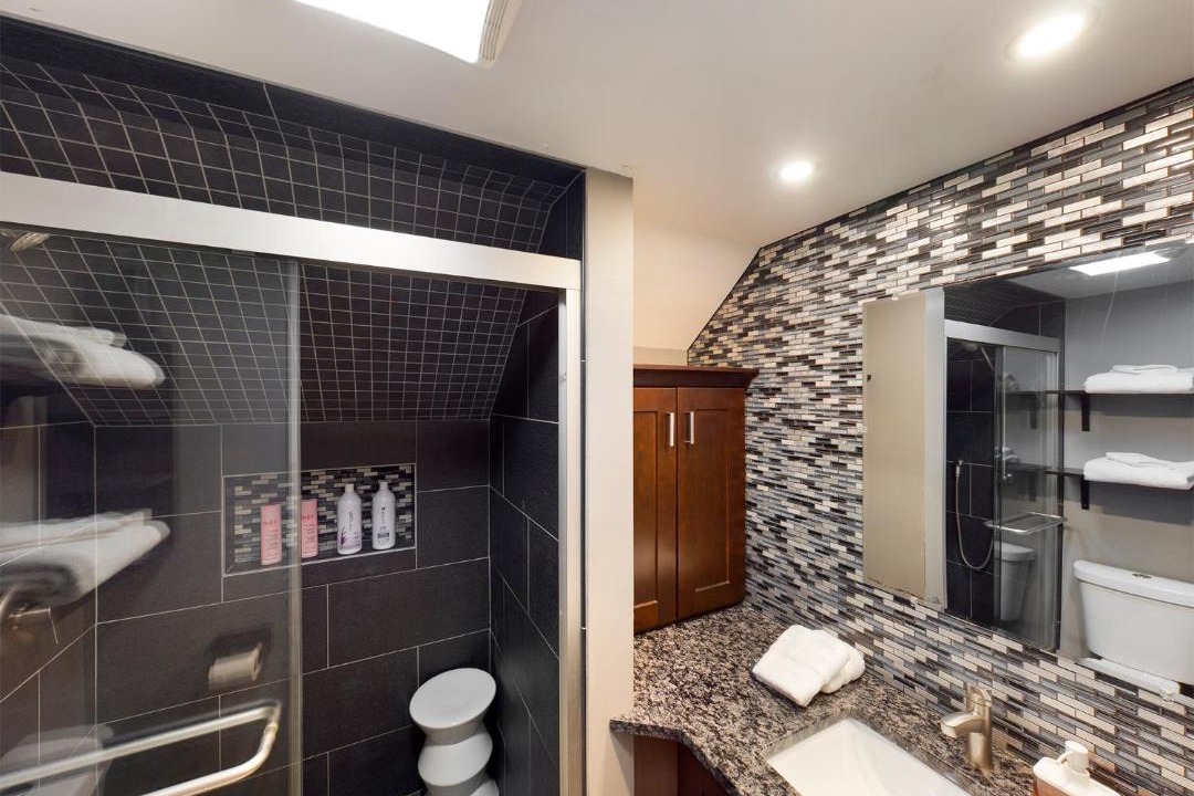 Photo of Bathroom in Berwyn