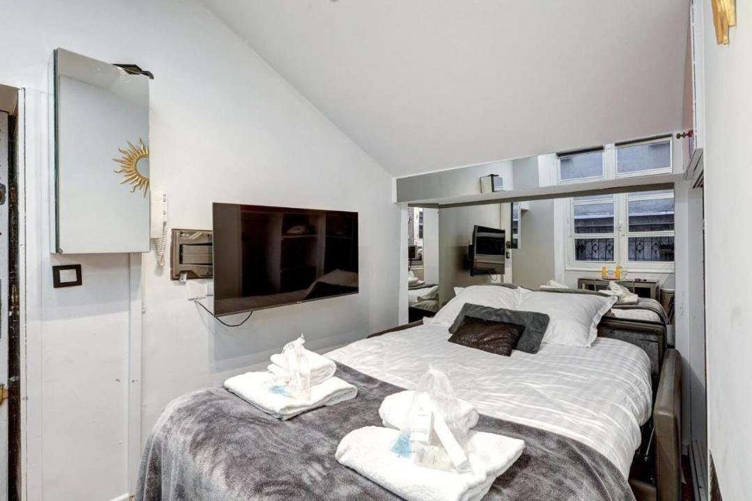 Photo of Bedroom in Saint-Merri