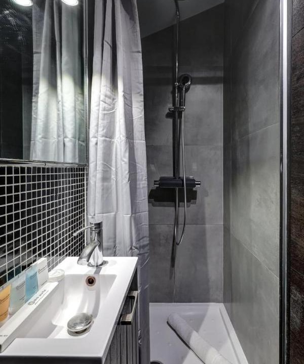 Photo of Bathroom in Saint-Merri