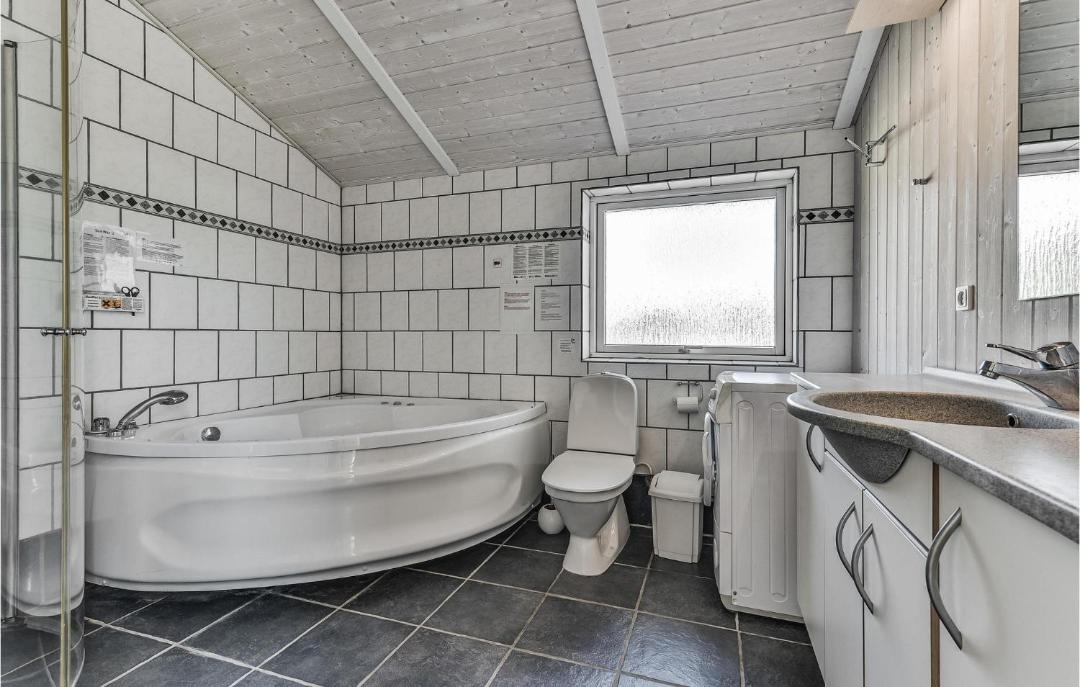 Photo of Bathroom in Spodsbjerg