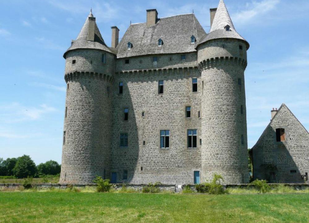 Photo of Buildings in Saint-Maixant