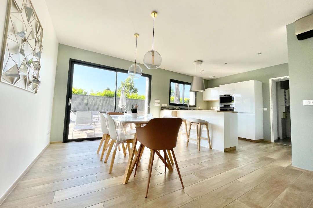 Photo of Others in Bassens