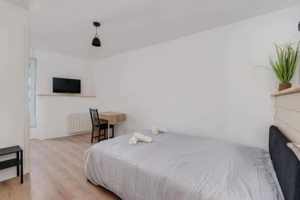 Photo of Bedroom in Villefranche-de-Lauragais
