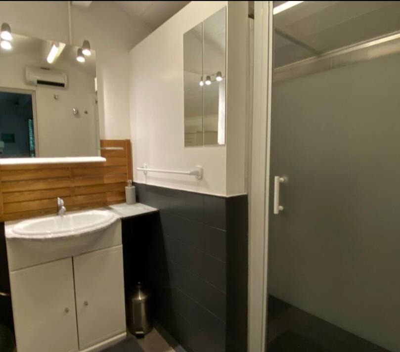 Photo of Bathroom in Samatan