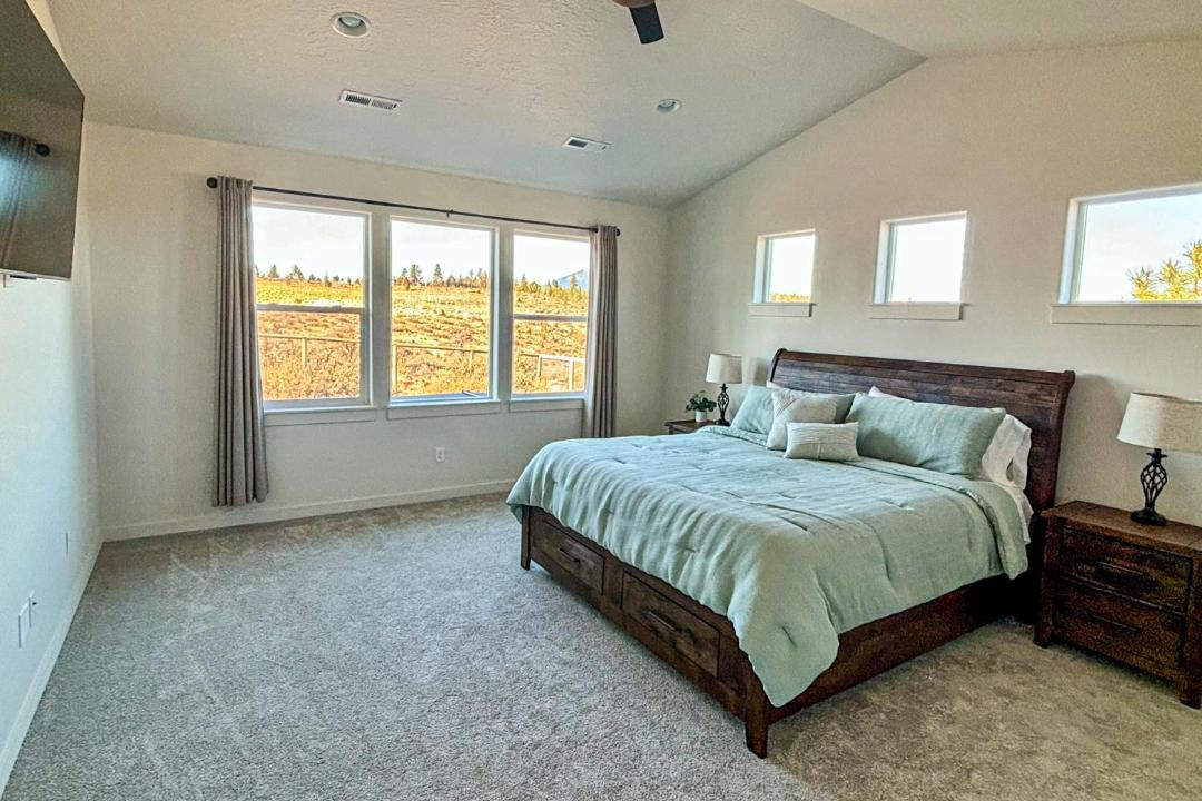 Photo of Others in Sisters