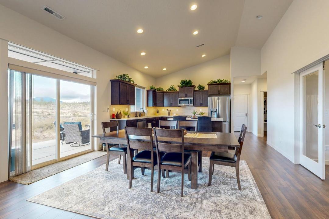 Photo of Others in Sisters