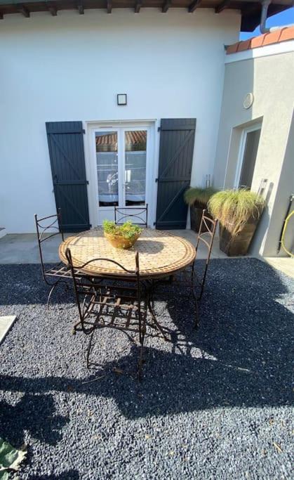 Photo of Others in Grenade