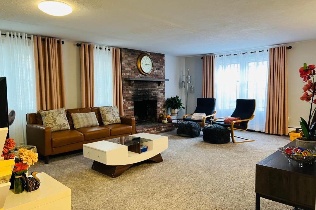 Photo of Livingroom in Marblehead