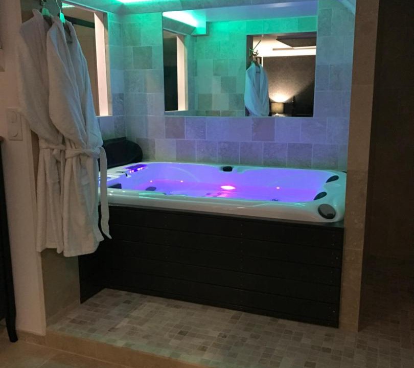 Photo of Bathroom in Quartier Vieux Marche-Cathedrale