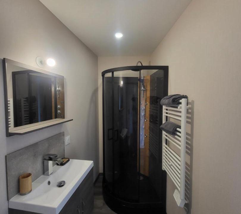 Photo of Bathroom in La Souterraine