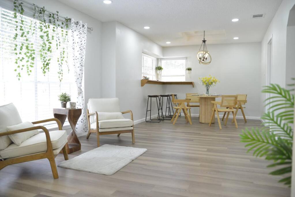 Photo of Livingroom in Barker
