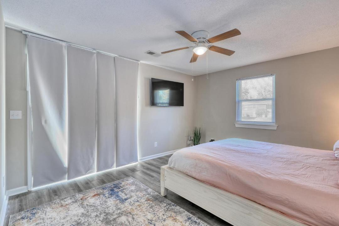 Photo of Bedroom in Crescent Beach