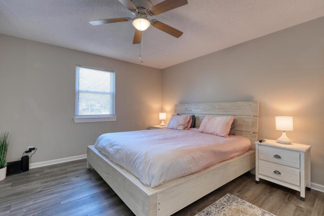Photo of Bedroom in Crescent Beach