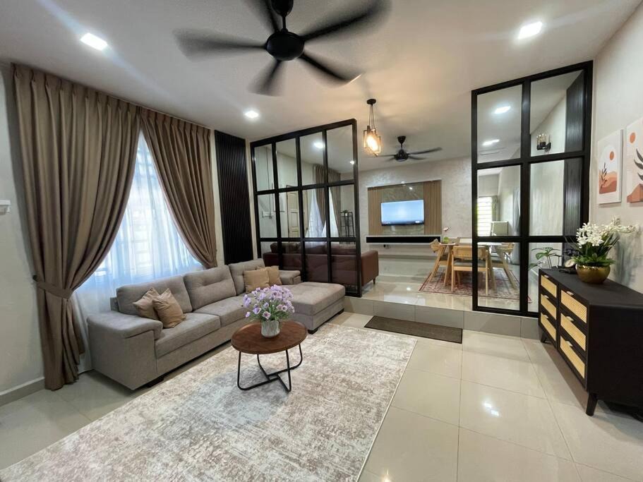 Photo of Others in Parit Sakai