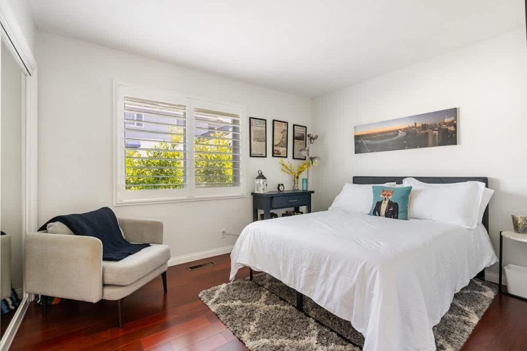 Photo of Bedroom in Village of La Jolla