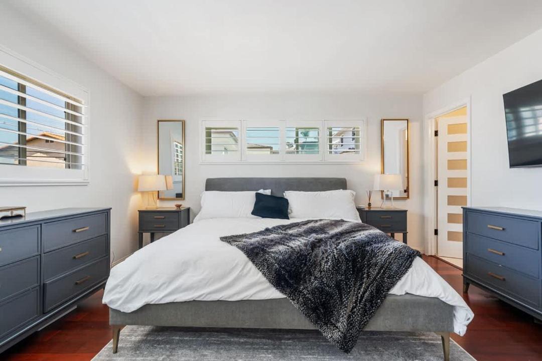 Photo of Bedroom in Village of La Jolla