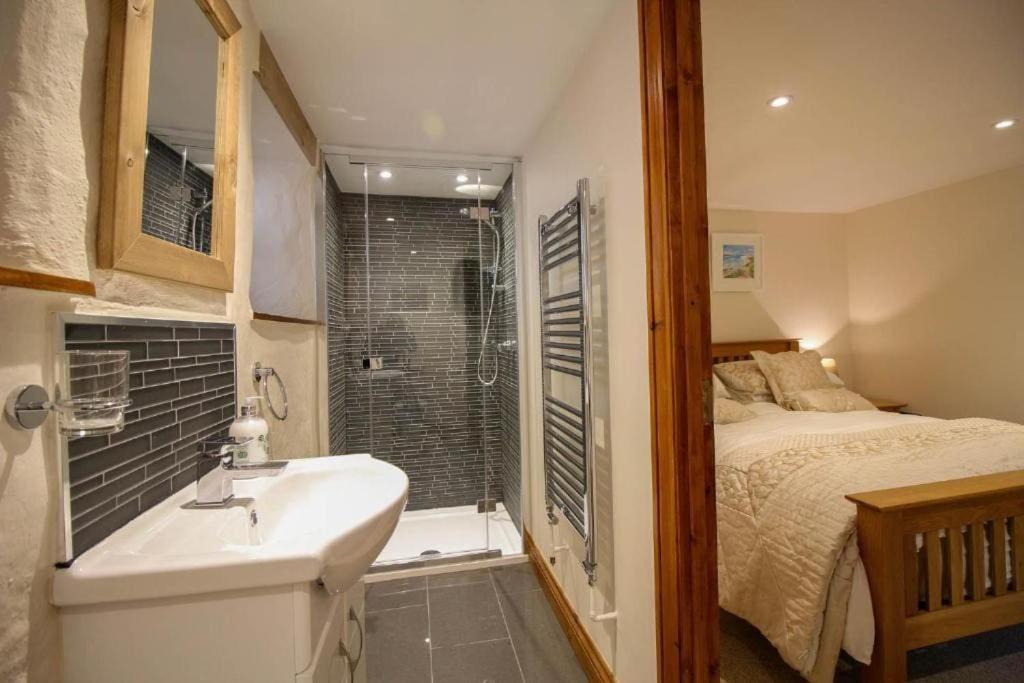 Photo of Others in St Wenn