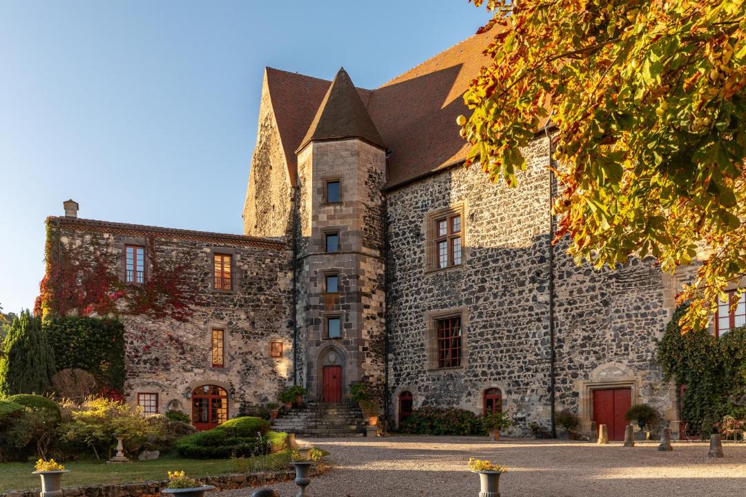 Photo of Buildings in Saint-Saturnin