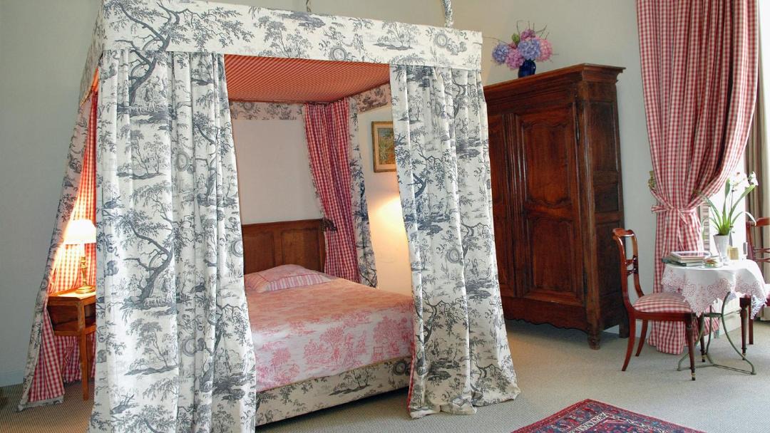 Photo of Bedroom in Saint-Saturnin