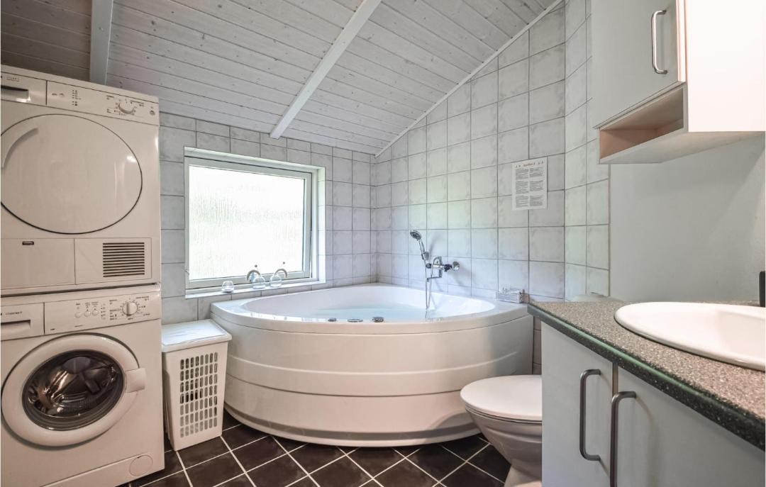 Photo of Bathroom in Skygge