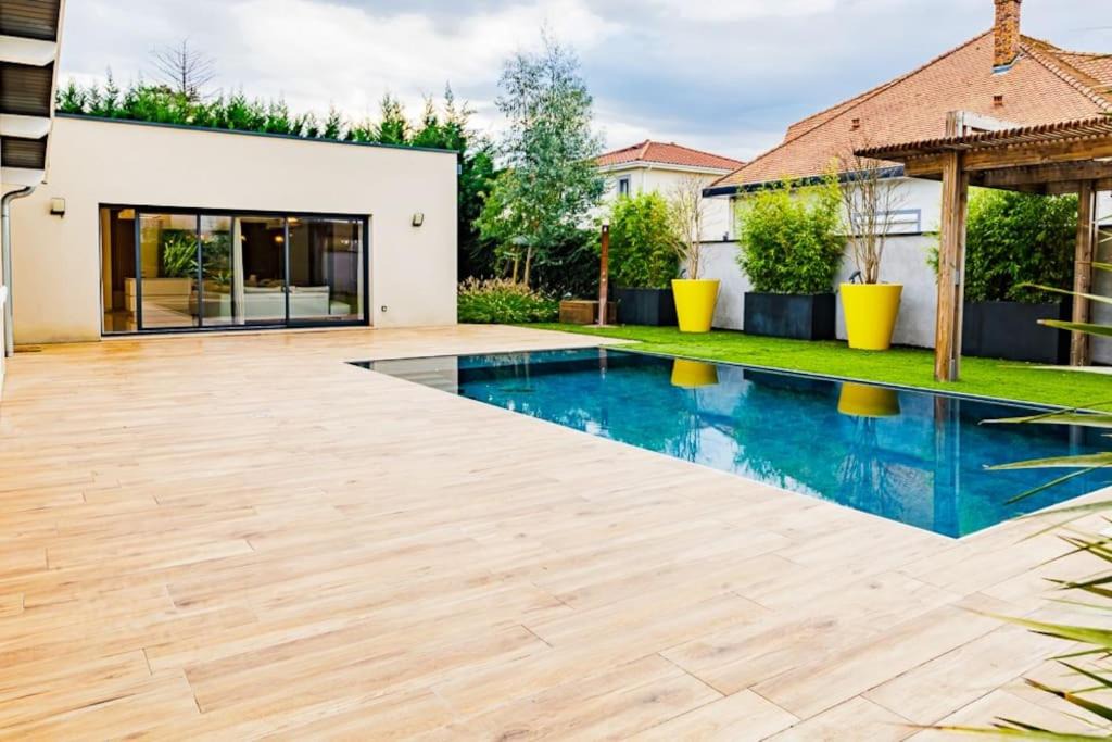 Photo of Others in Pusignan