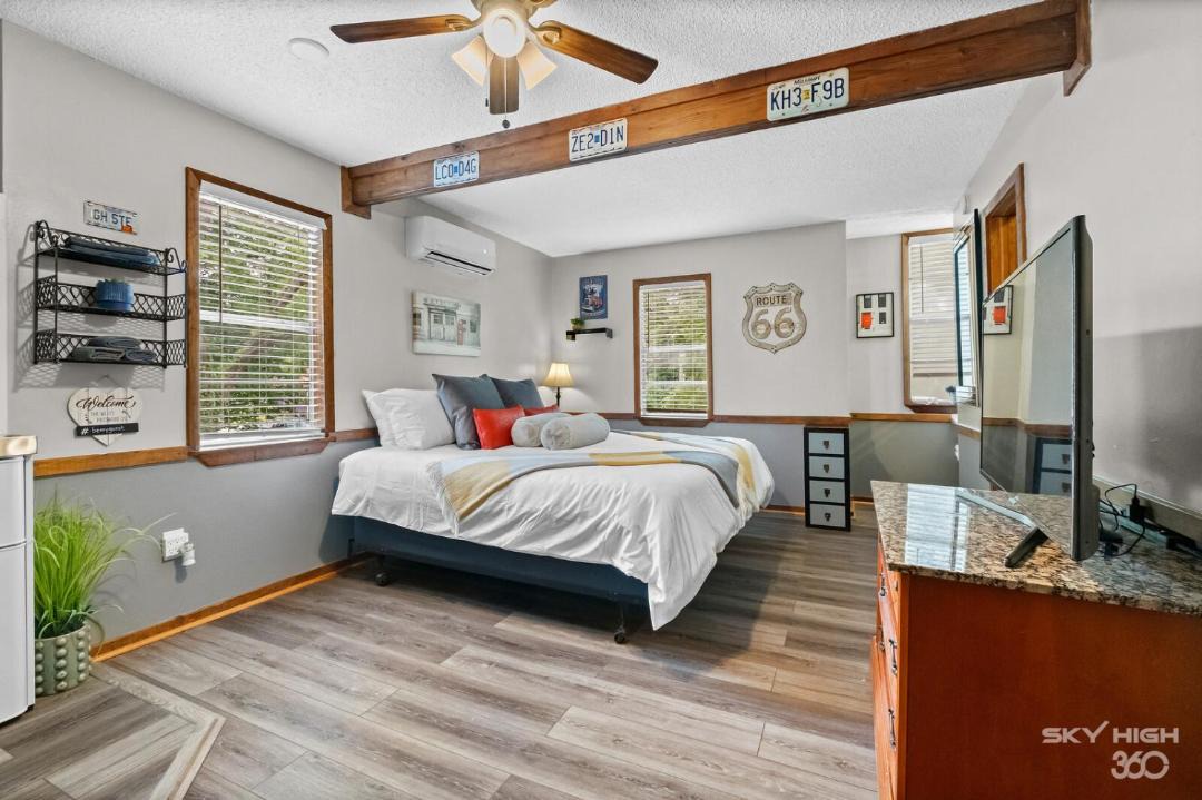 Photo of Bedroom in Eureka Springs Historic District