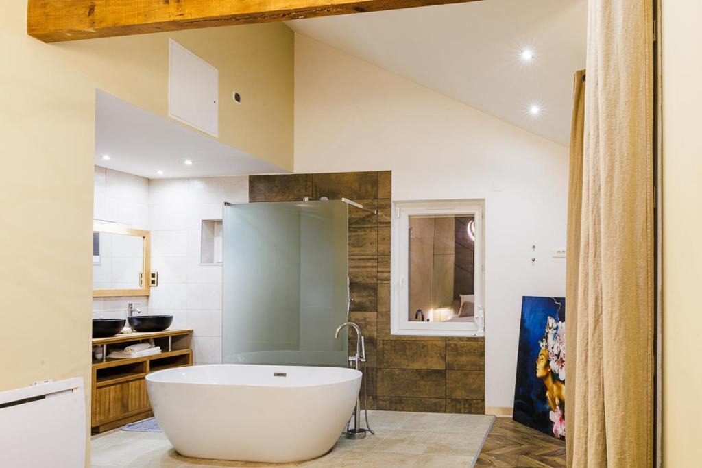 Photo of Bathroom in Pusignan