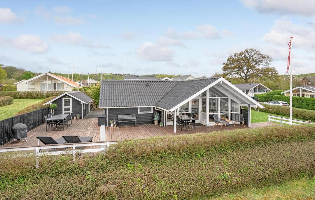 Photo of Others in Bjert