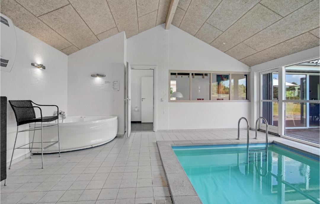 Photo of Others in Bratten Strand