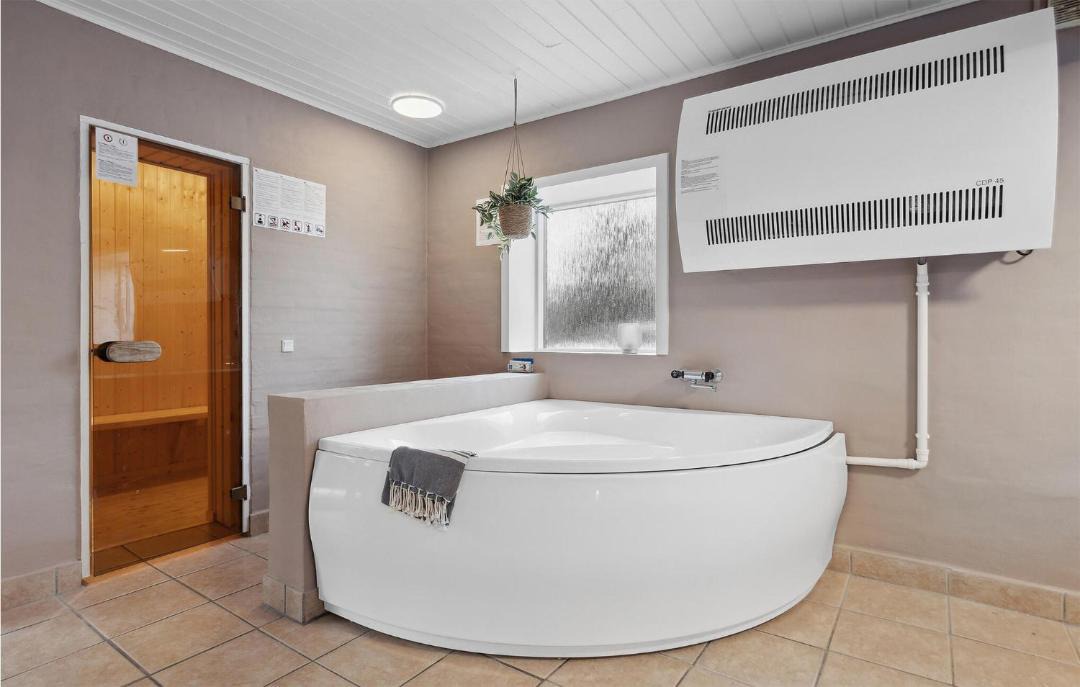 Photo of Bathroom in Lodbjerg Hede