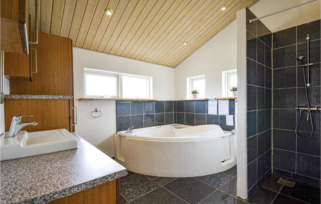 Photo of Bathroom in Lyngsbæk Strand
