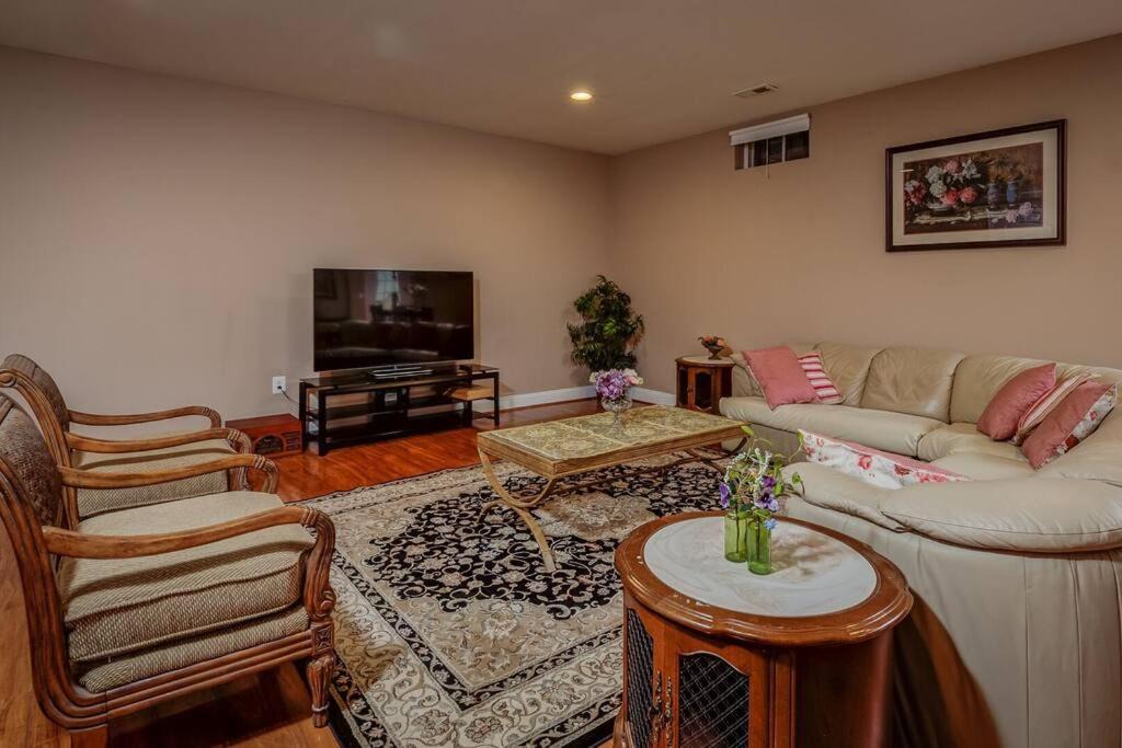 Photo of Livingroom in Dale City