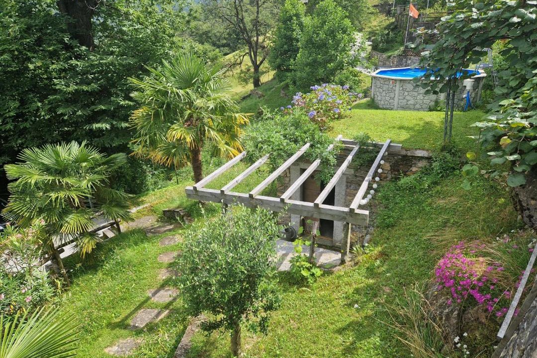 Photo of Others in Semione