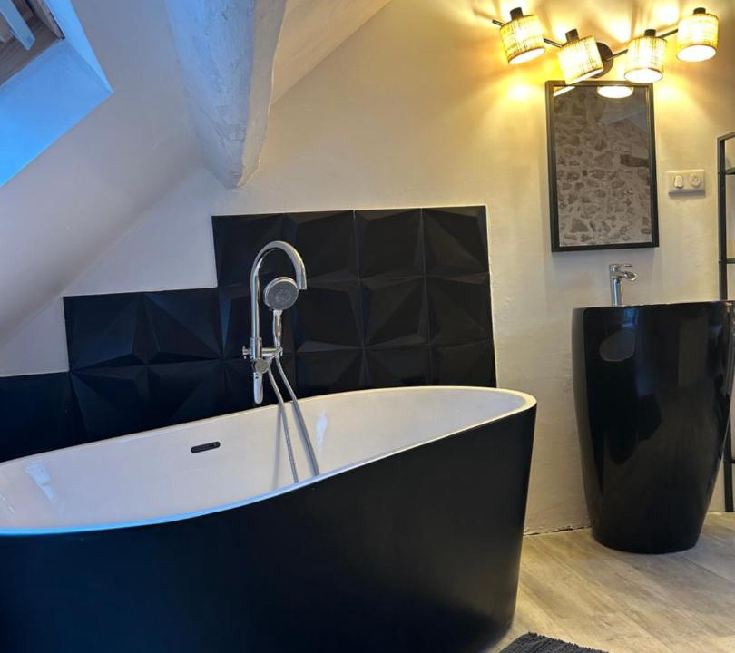 Photo of Bathroom in Mennecy