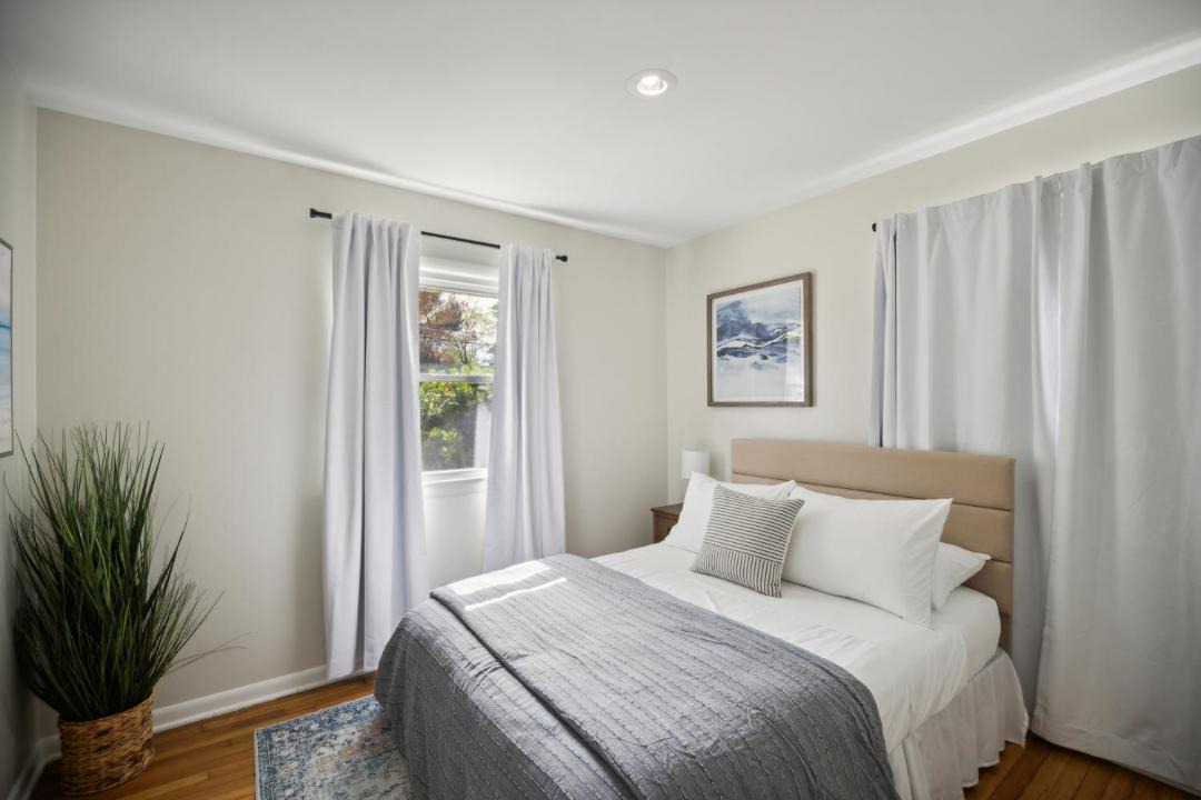 Photo of Bedroom in Buckroe Beach