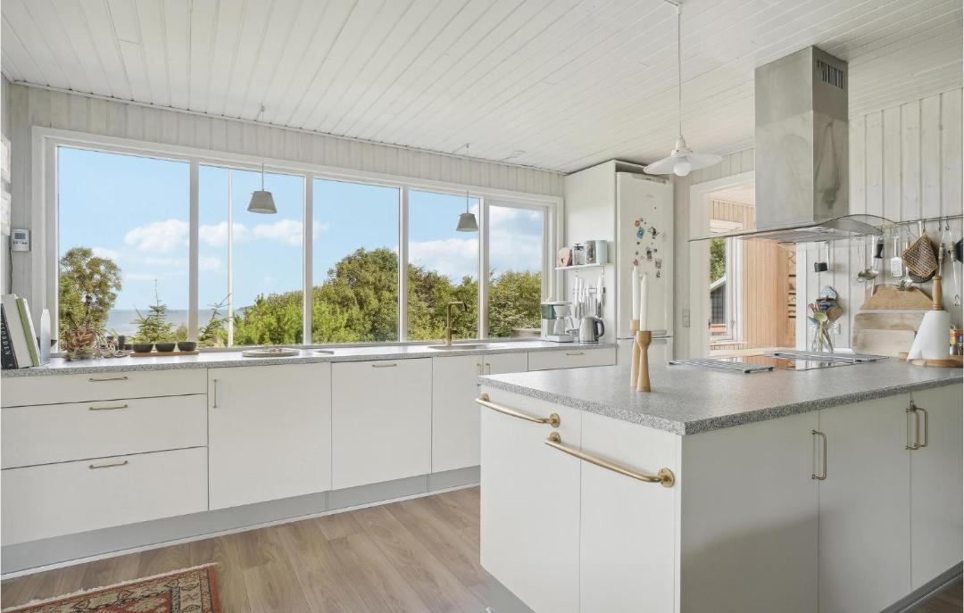 Photo of Kitchen in Fur